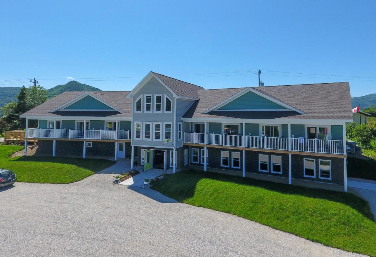 The Tides Inn Norris Point エクステリア 写真