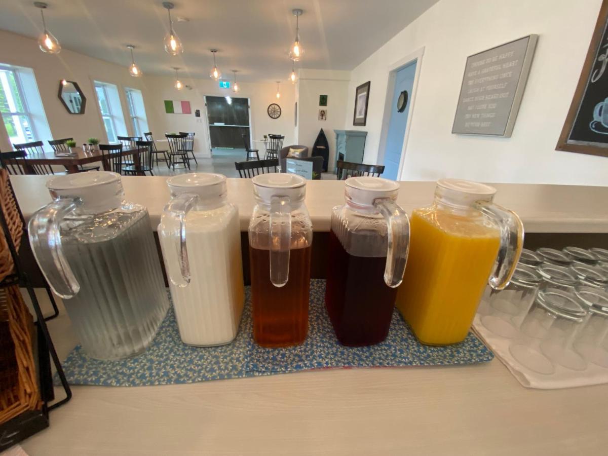 The Tides Inn Norris Point エクステリア 写真