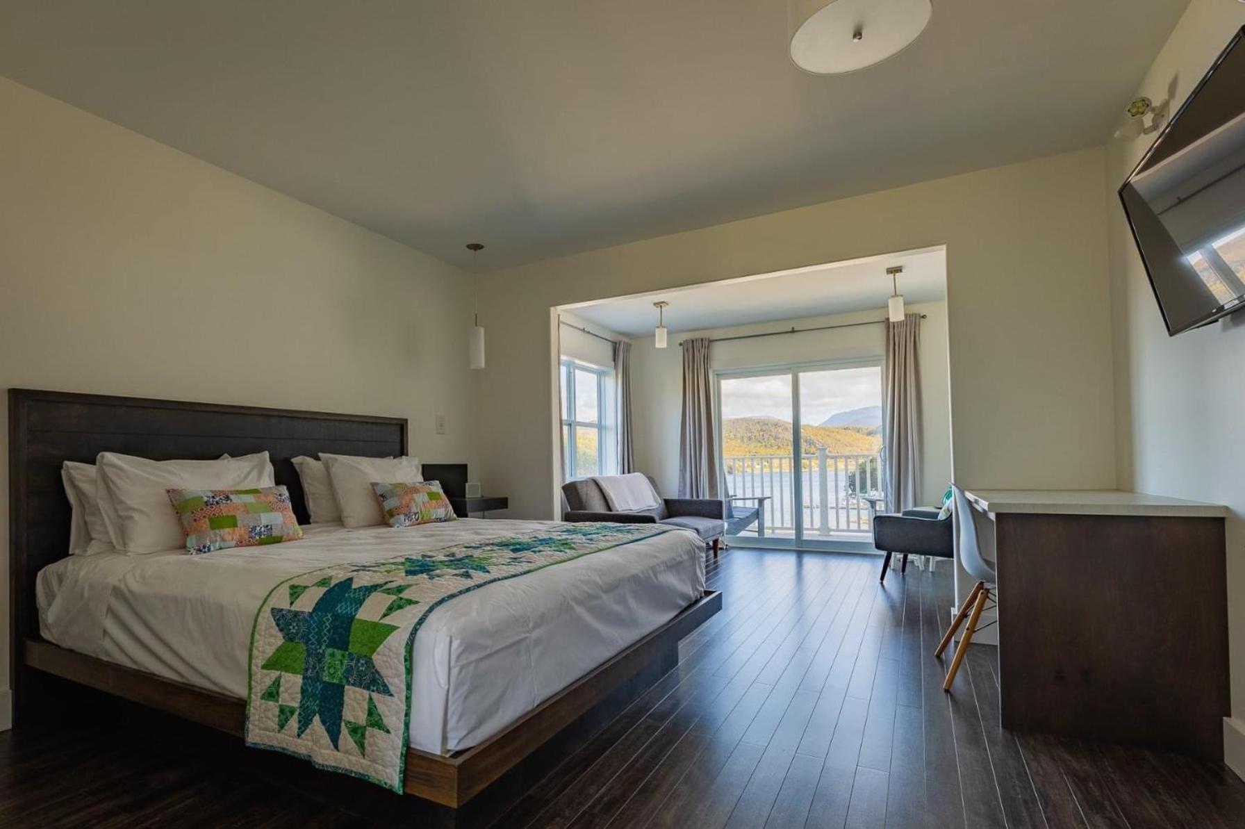 The Tides Inn Norris Point エクステリア 写真
