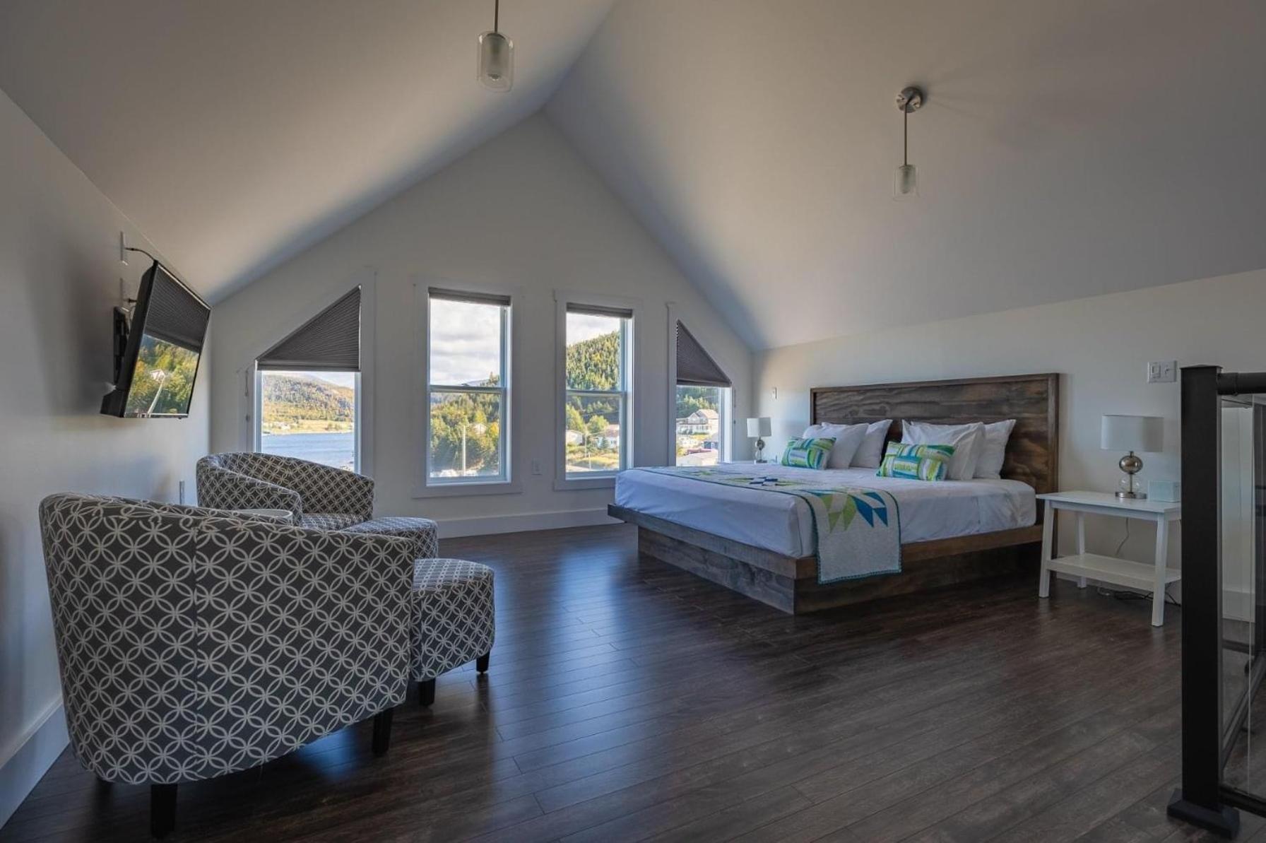 The Tides Inn Norris Point エクステリア 写真