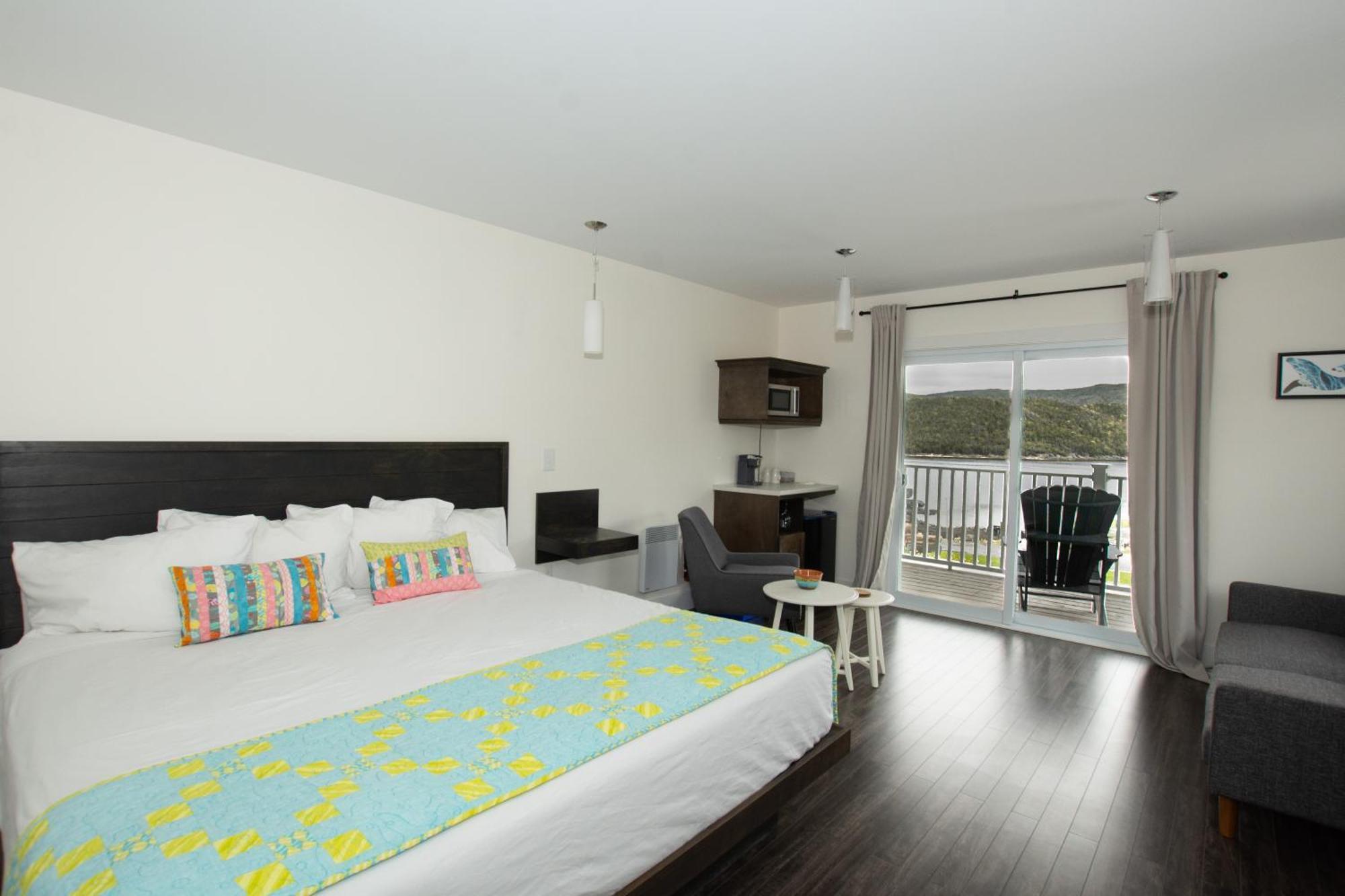 The Tides Inn Norris Point エクステリア 写真