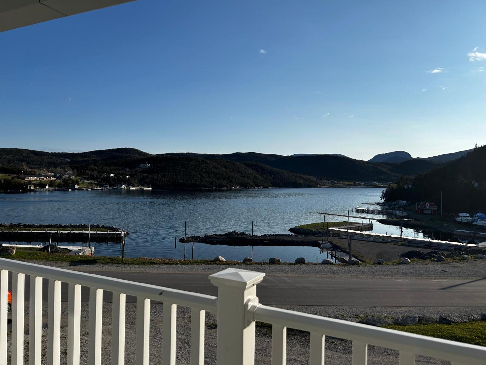 The Tides Inn Norris Point エクステリア 写真